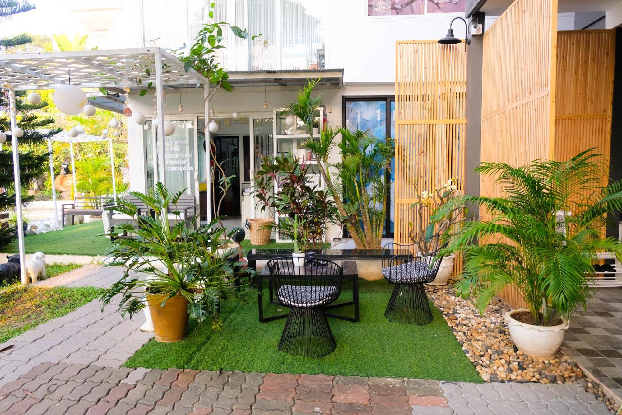 ホテル Baan Poon Garden チャウエン エクステリア 写真