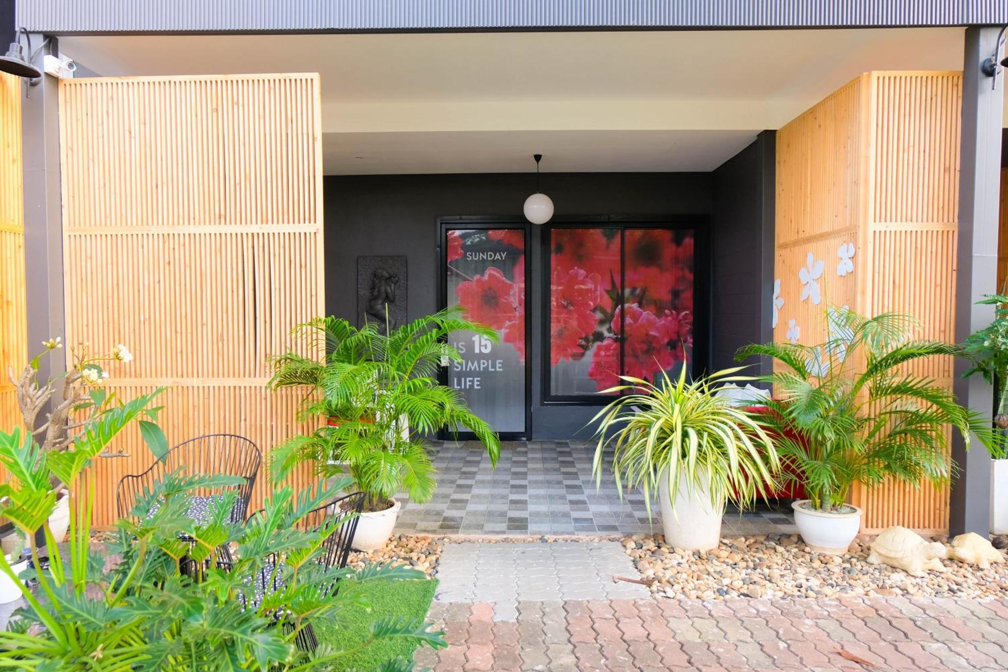 ホテル Baan Poon Garden チャウエン エクステリア 写真