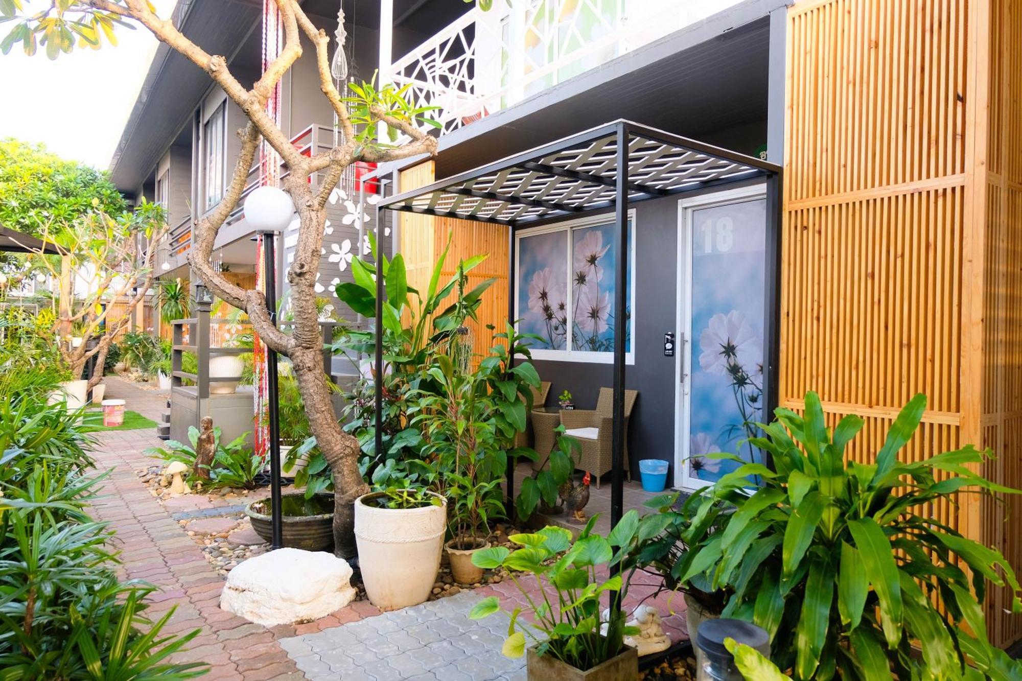 ホテル Baan Poon Garden チャウエン エクステリア 写真
