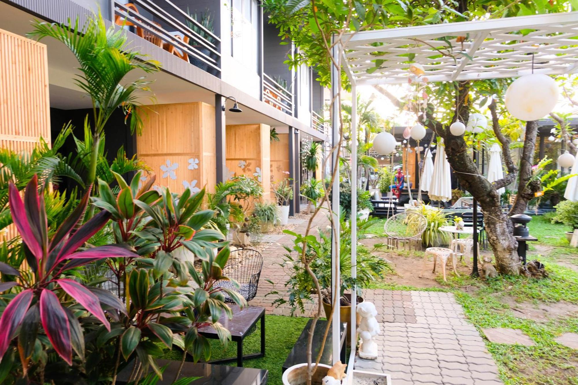 ホテル Baan Poon Garden チャウエン エクステリア 写真
