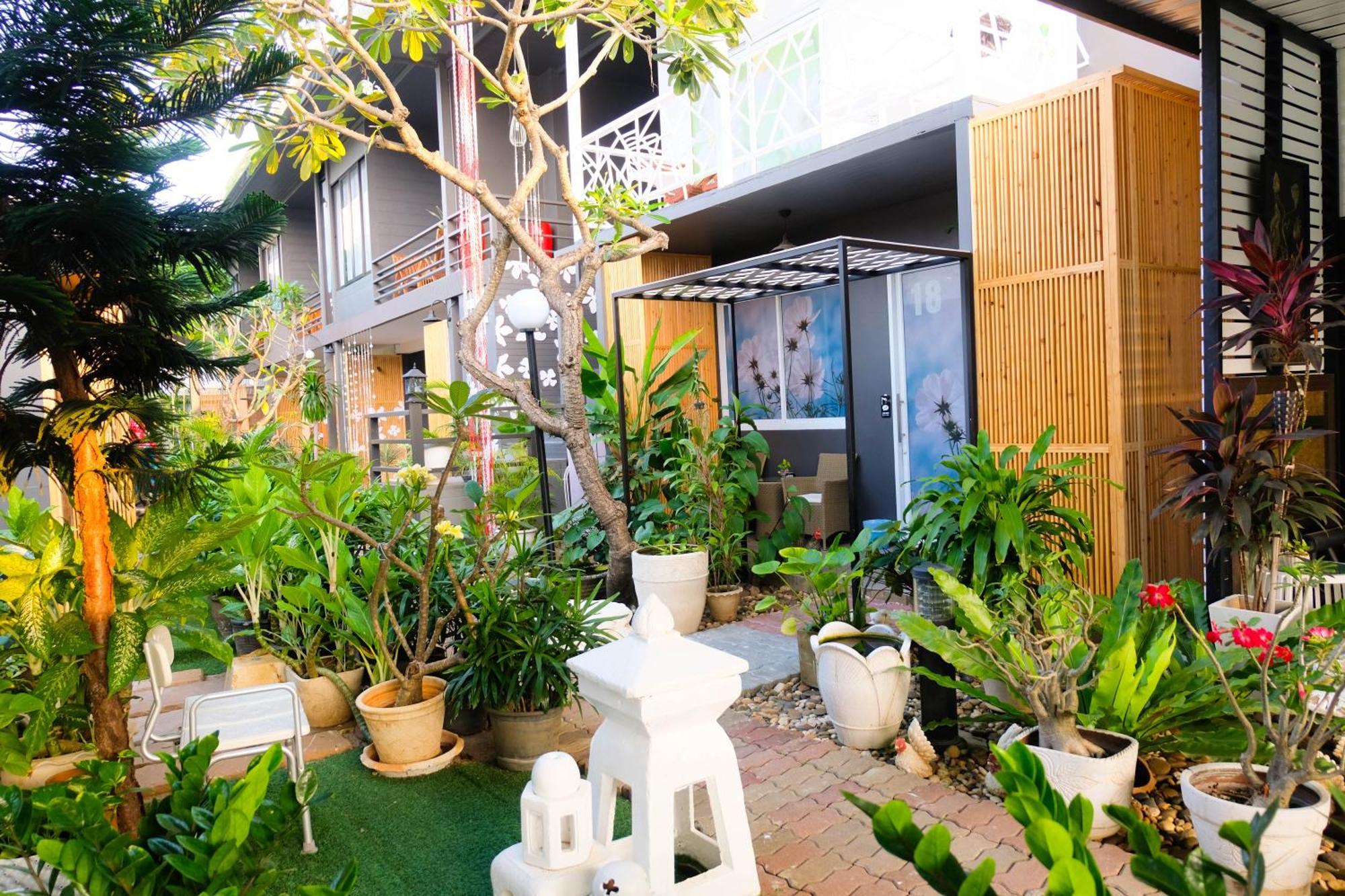 ホテル Baan Poon Garden チャウエン エクステリア 写真